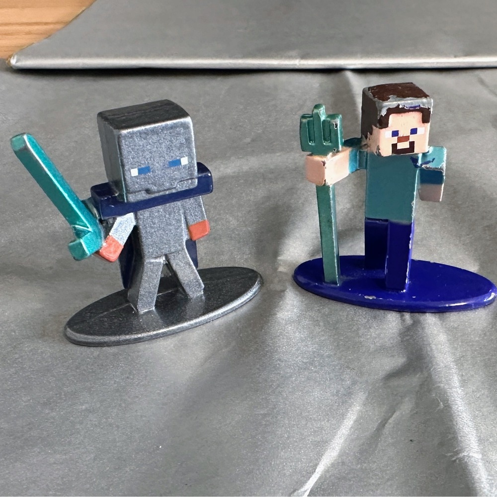 Jada Toys Minecraft Nano Metalfigs Steve Armor 2-Pack — Netherite & Diamond
